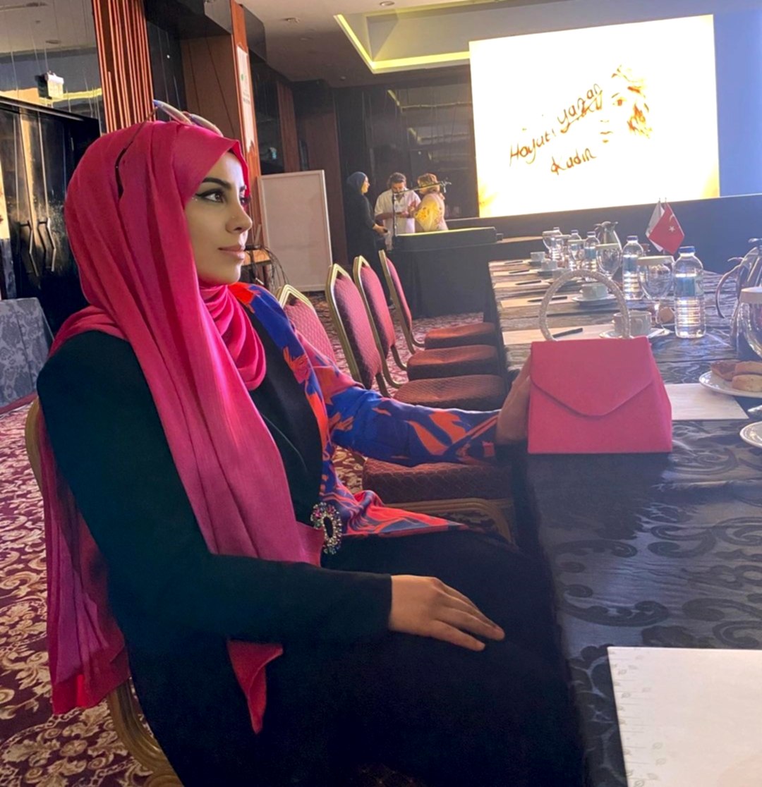 Ayşenaz Türban Tasarım ve Moda Evi Prestijli Gecede